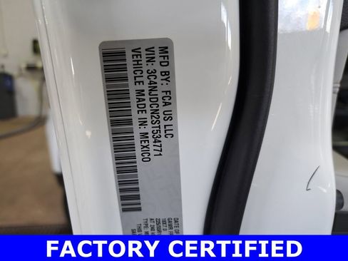 Certified 2025 Jeep Compass Limited AWD/4WD image 33