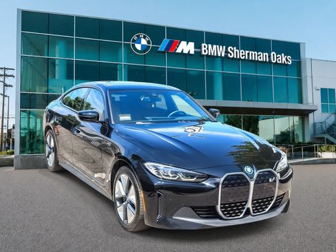 Used 2023 BMW i4 eDrive35 RWD image 3