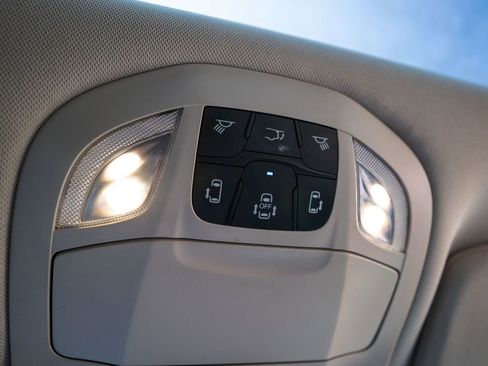 Used 2020 Chrysler Pacifica Limited w/ Tire & Wheel Group image 30