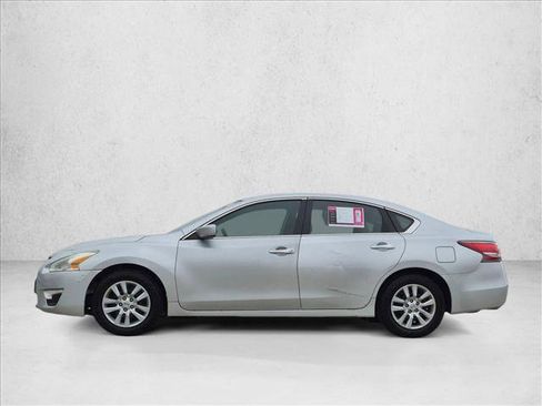 Used 2014 Nissan Altima 2.5 S FWD image 9