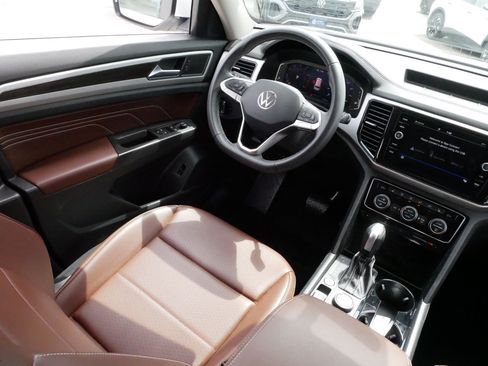 Certified 2023 Volkswagen Atlas SE AWD/4WD image 9