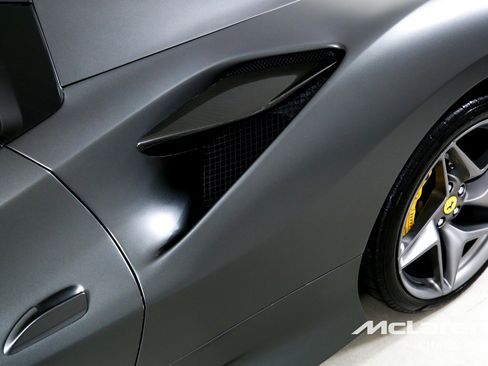Used 2022 Ferrari F8 Tributo RWD image 31