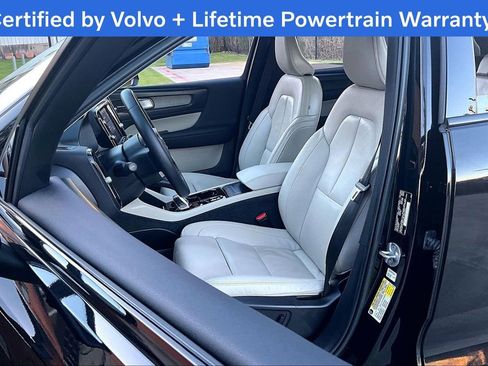 Certified 2023 Volvo XC40 B5 Ultimate w/ Protection Package Premier image 32
