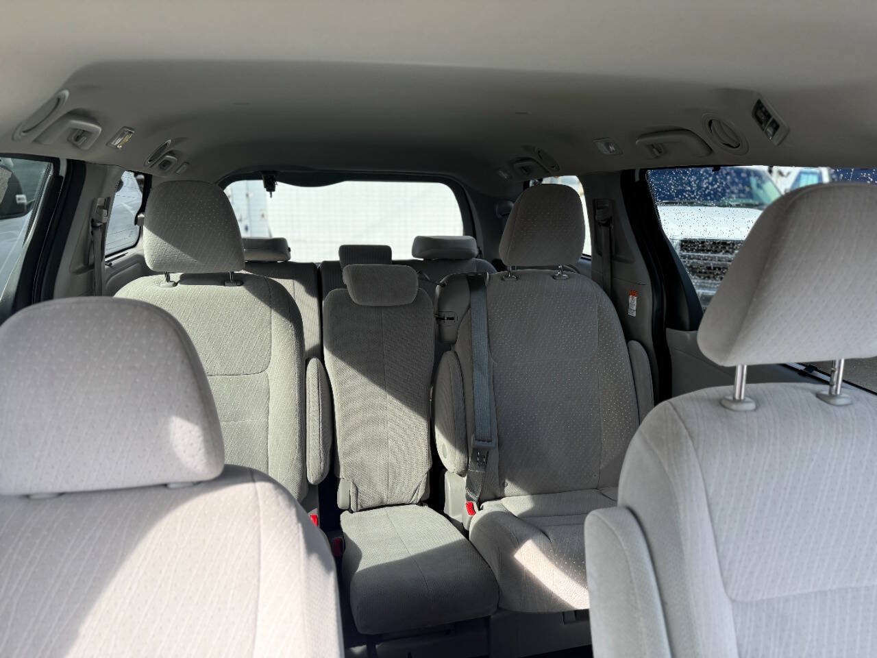 Used 2019 Toyota Sienna LE FWD image 26