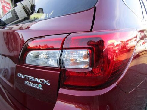 Used 2018 Subaru Outback 2.5i Limited image 23