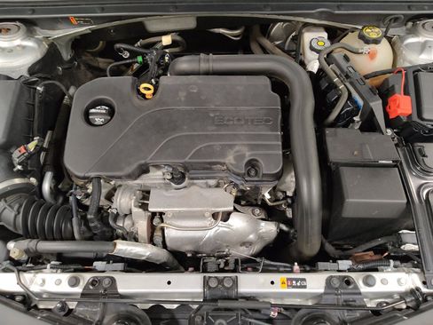 Used 2018 Chevrolet Malibu LT FWD image 30