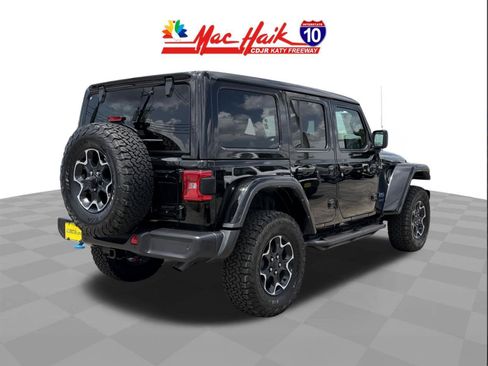 Used 2022 Jeep Wrangler Unlimited Rubicon 4xe w/ Cold Weather Group AWD/4WD image 7