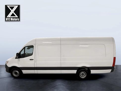 Used 2024 Mercedes-Benz Sprinter 3500 image 3