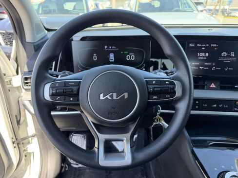 Certified 2023 Kia Sportage LX AWD/4WD image 17