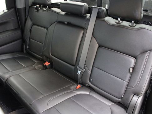 Used 2019 GMC Sierra 1500 SLT w/ SLT Convenience Package AWD/4WD image 18