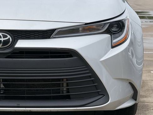 Used 2024 Toyota Corolla LE FWD image 9