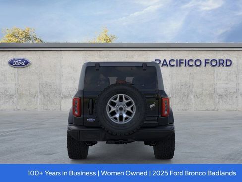 New 2025 Ford Bronco Badlands image 6