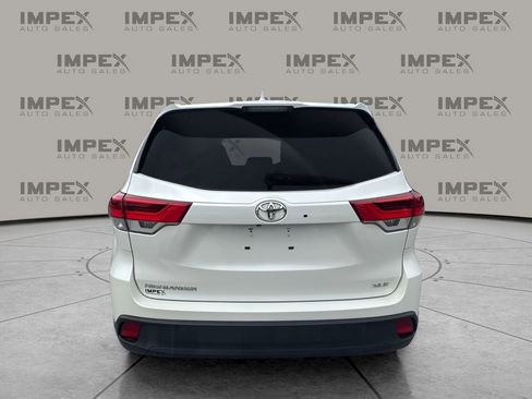 Used 2017 Toyota Highlander XLE FWD image 4