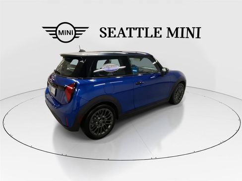 Certified 2025 MINI Cooper S image 11