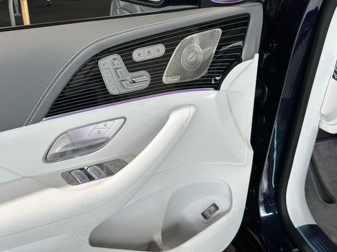 New 2025 Mercedes-Benz Maybach GLS 600 4MATIC image 29