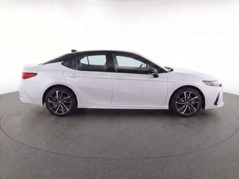 Used 2025 Toyota Camry XSE FWD image 7