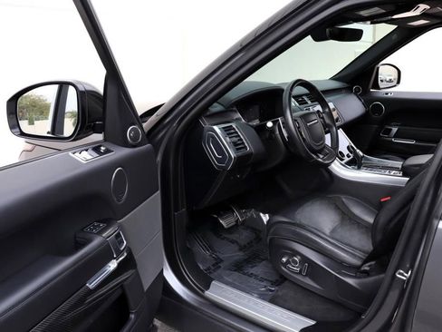 Used 2019 Land Rover Range Rover Sport SVR image 3