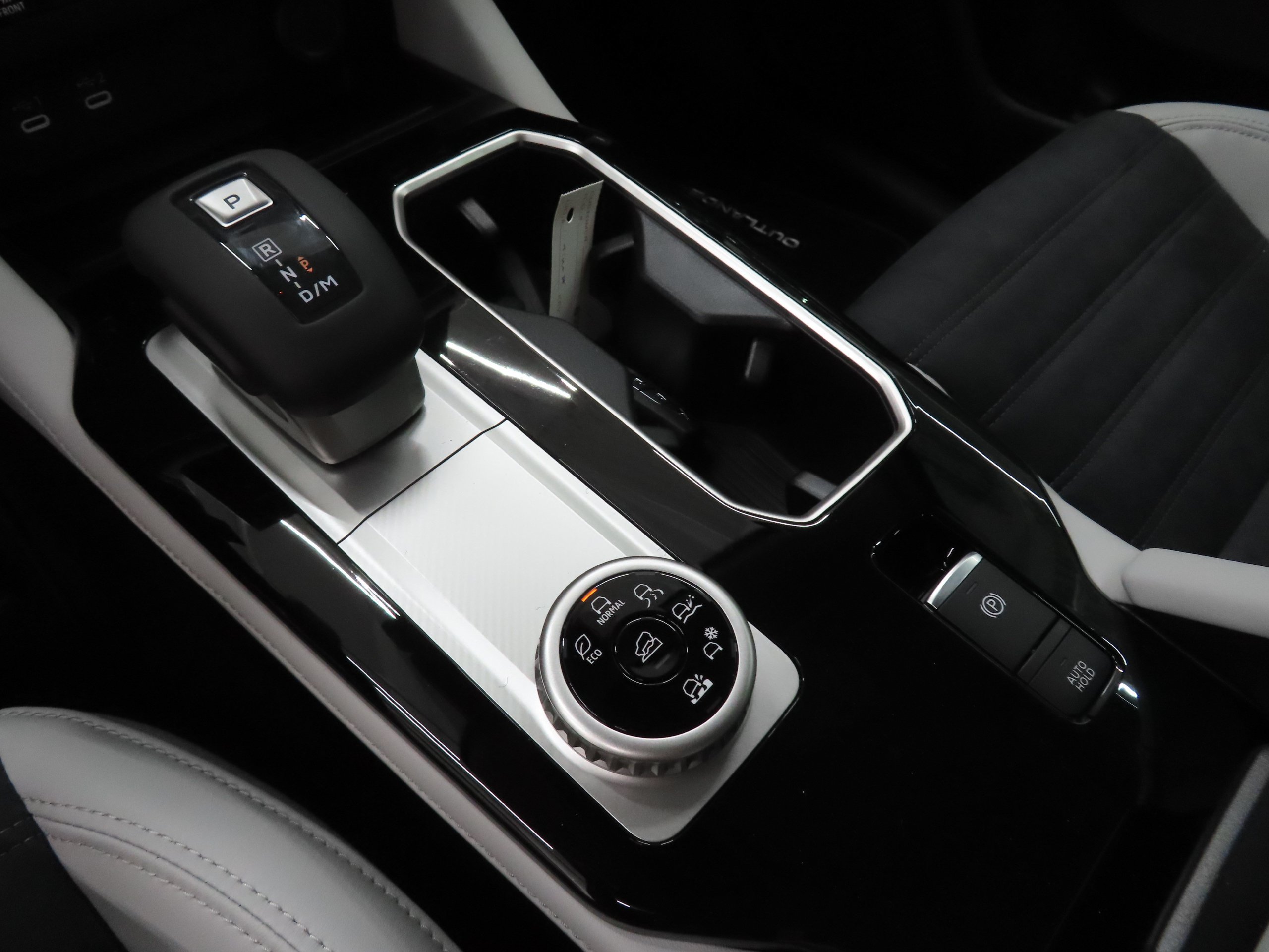 New 2026 Mitsubishi Outlander SE AWD/4WD image 15