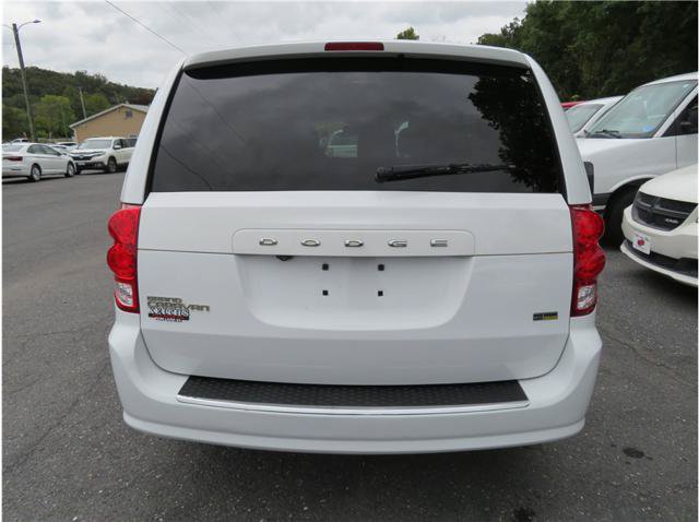Used 2019 Dodge Grand Caravan SE FWD image 16