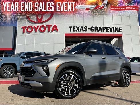 Used 2025 Chevrolet TrailBlazer LT image 1