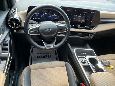 Used 2025 Chevrolet Equinox ACTIV image 27