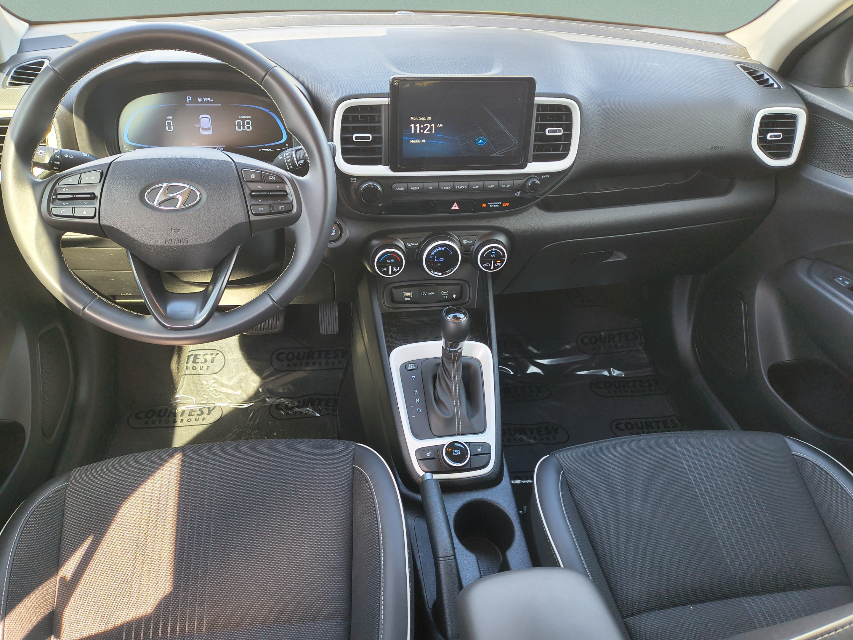 Certified 2024 Hyundai Venue Limited FWD image 10
