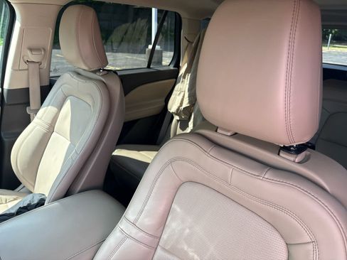 Used 2022 Lincoln Aviator Reserve w/ Equipment Group 201A AWD/4WD image 7