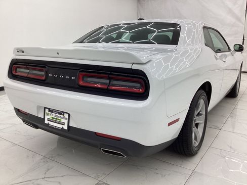 Used 2019 Dodge Challenger SXT RWD image 9