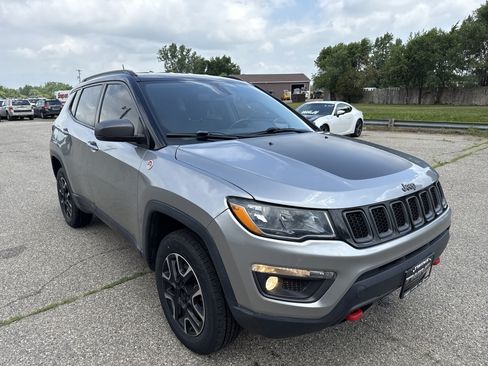Used 2020 Jeep Compass Trailhawk AWD/4WD image 1
