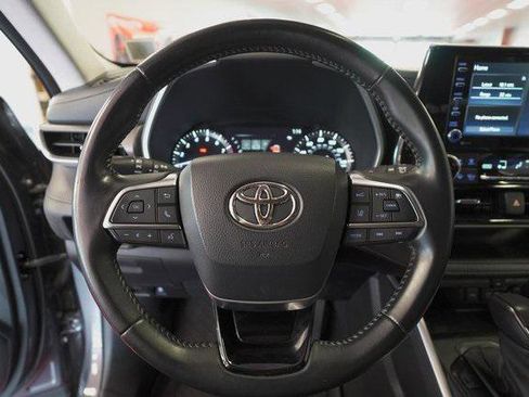 Certified 2021 Toyota Highlander XLE image 25