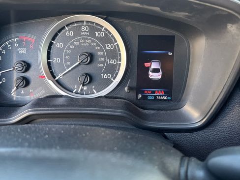 Used 2022 Toyota Corolla LE FWD image 3