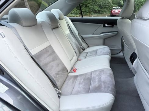 Used 2012 Toyota Camry XLE image 28
