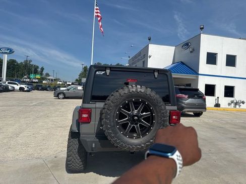 Used 2019 Jeep Wrangler Unlimited Rubicon AWD/4WD image 12