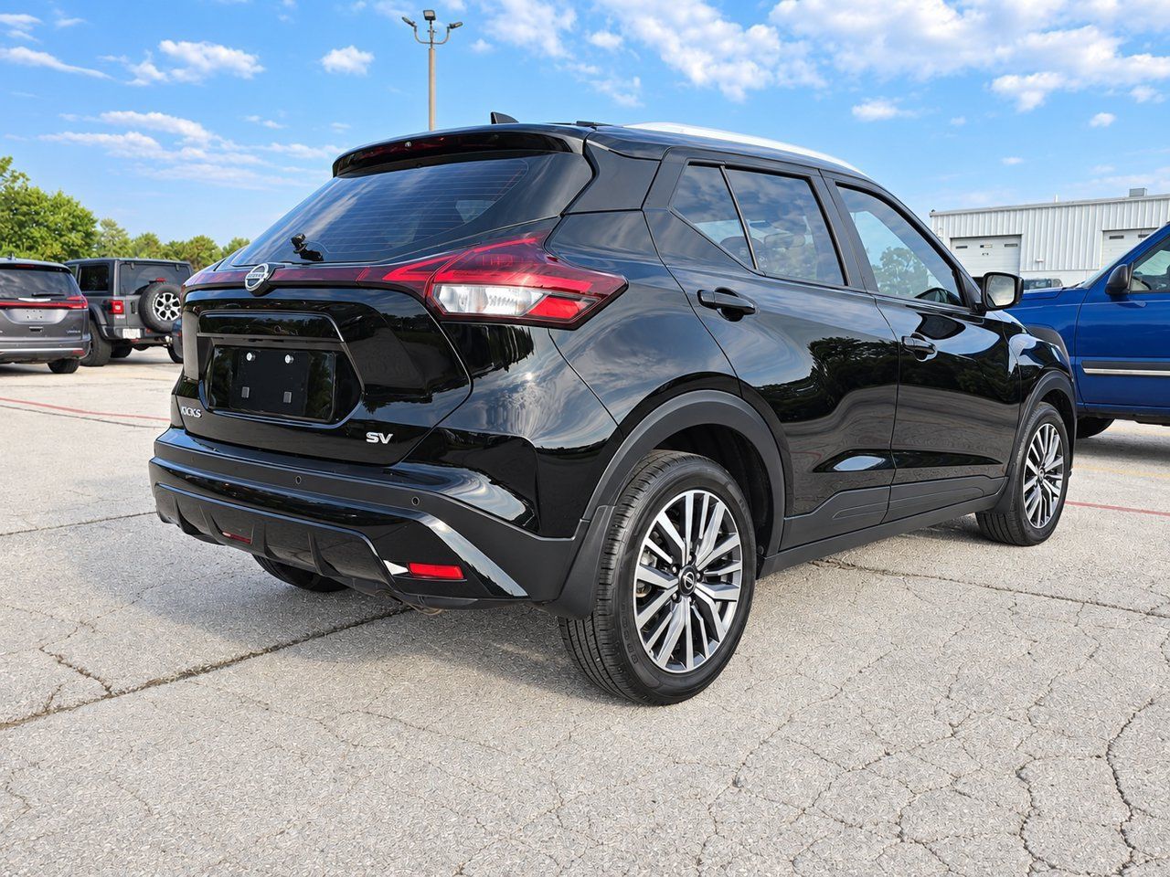 Used 2023 Nissan Kicks SV FWD image 6