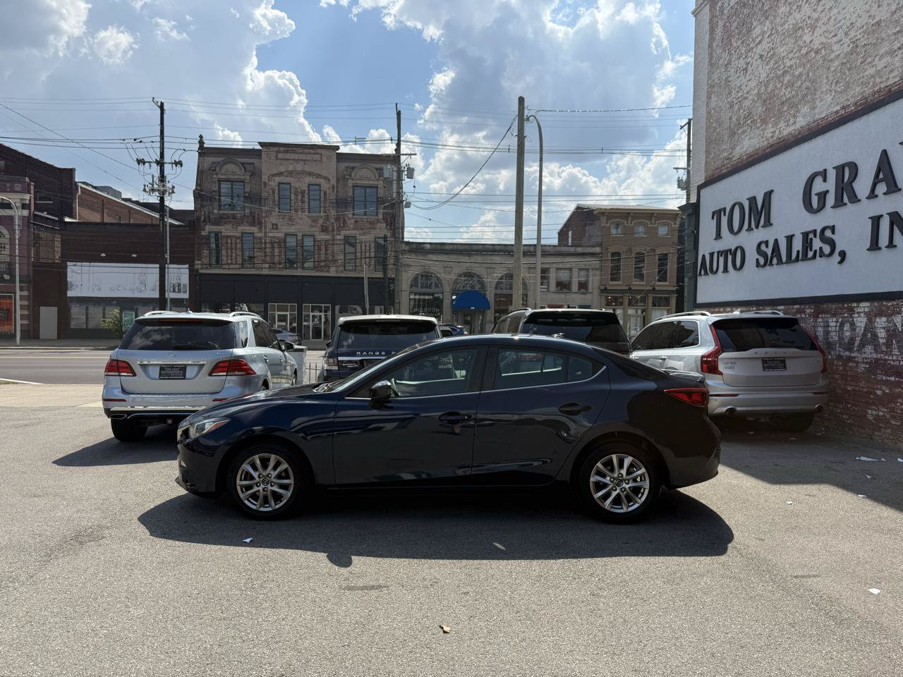 Used 2016 MAZDA MAZDA3 i Touring w/ Popular Equipment Package FWD image 5