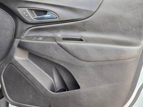Used 2023 Chevrolet Equinox LT FWD image 28