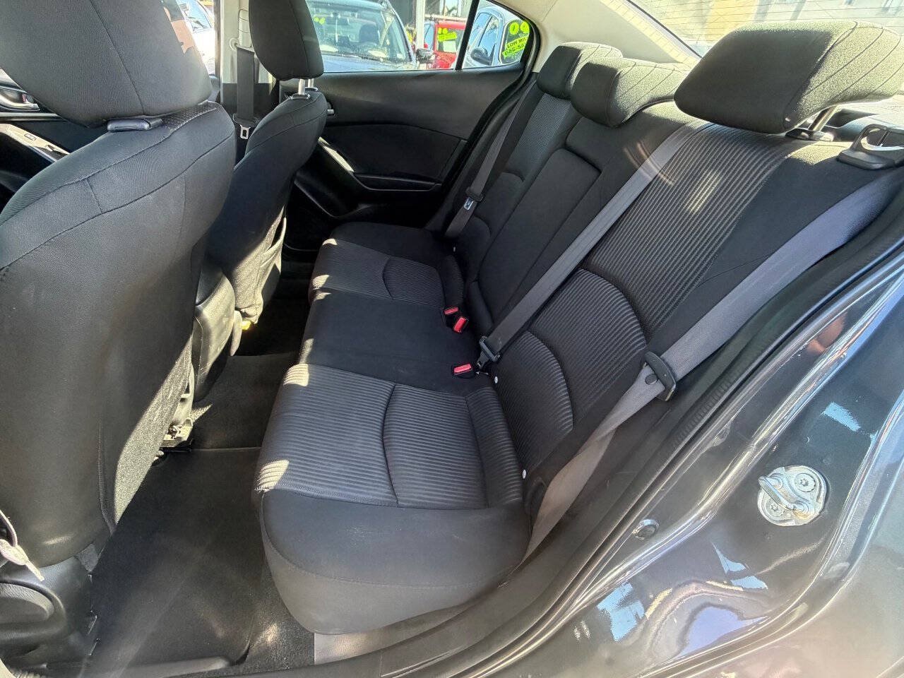 Used 2016 MAZDA MAZDA3 i Sport w/ Preferred Equipment Package FWD image 9
