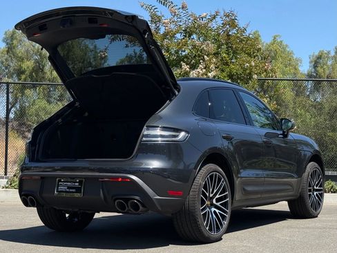 Used 2026 Porsche Macan AWD/4WD image 30