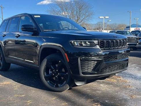 New 2026 Jeep Grand Cherokee Limited w/ Limited Altitude Package AWD/4WD image 2