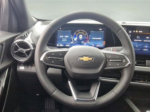 New 2026 Chevrolet Equinox LT w/ LPO, Floor Liner Package image 10