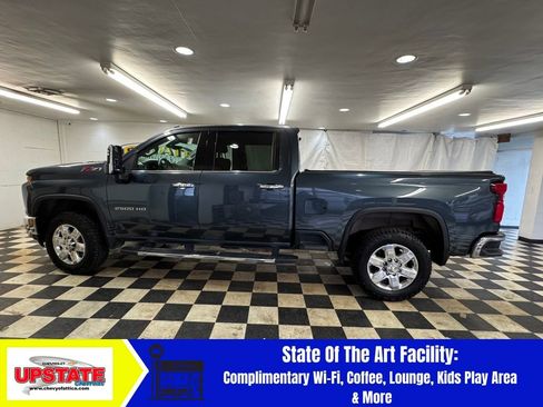 Used 2020 Chevrolet Silverado 2500 LTZ w/ LTZ Premium Package image 3