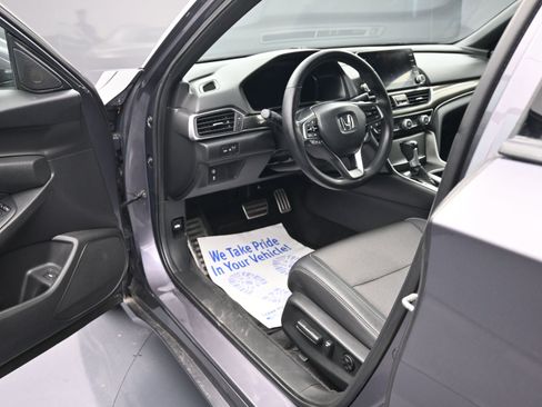 Used 2019 Honda Accord Sport image 9