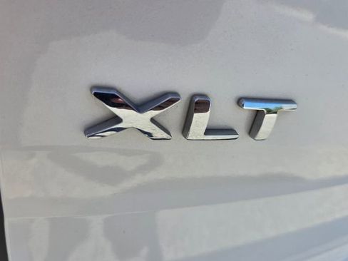 Used 2015 Ford Explorer XLT w/ Equipment Group 202B AWD/4WD image 15