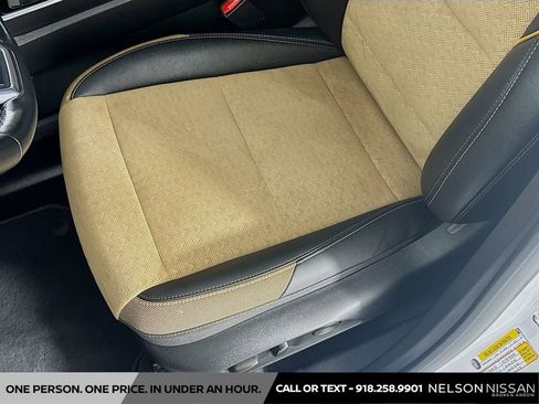 Used 2025 Chevrolet Equinox ACTIV w/ Safety and Technology Package FWD image 19