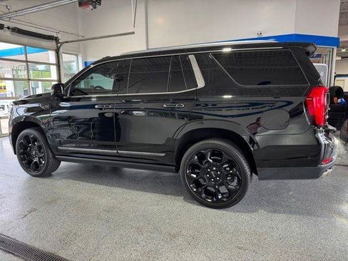 Used 2025 GMC Yukon Denali Ultimate AWD/4WD image 5