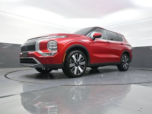 Used 2025 Mitsubishi Outlander SE FWD image 34