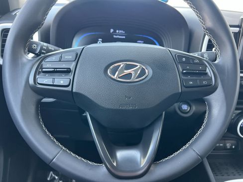 Certified 2024 Hyundai Venue Limited image 25