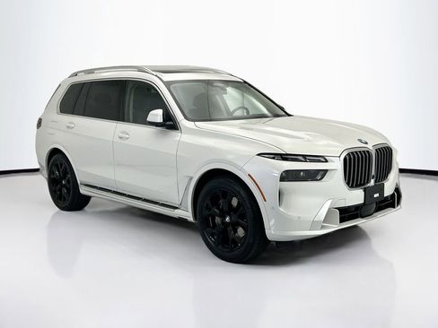 Used 2026 BMW X7 xDrive40i AWD/4WD image 3