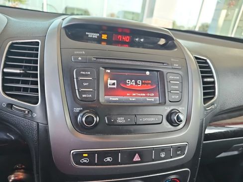 Used 2014 Kia Sorento LX FWD image 6