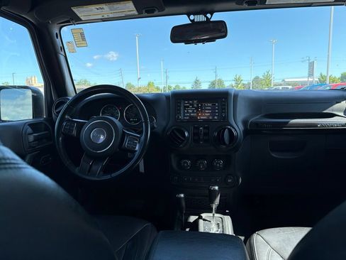 Used 2017 Jeep Wrangler Unlimited Sahara AWD/4WD image 15